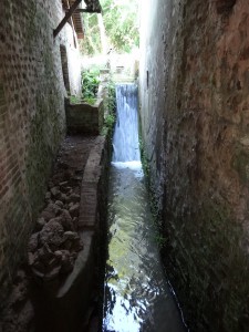 La chute d'eau du Moulin de Blangy le Château