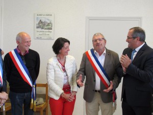 Remise d'écharpe de maire adjoint à Yves Deleuze, à Blangy le Château